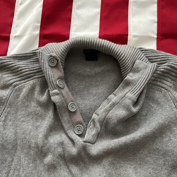 GAP sweater w high collar - Picture 5 of 14